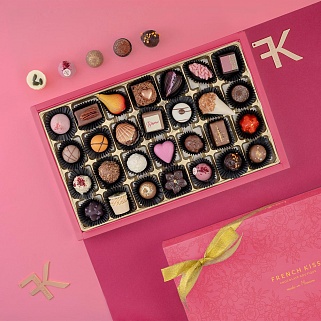 Что подарить на 8 марта коллегам на работе: идеи букетов женщинам